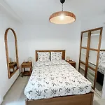 Aya - Renovated Air-conditioned Duplex With Garden Niza