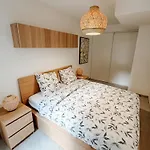 Aya - Renovated Air-conditioned Duplex With Garden Appartement