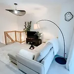 Aya - Renovated Air-conditioned Duplex With Garden ニース
