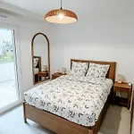 Aya - Renovated Air-conditioned Duplex With Garden *