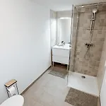 アパート Aya - Renovated Air-conditioned Duplex With Garden