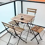 Aya - Renovated Air-conditioned Duplex With Garden アパート