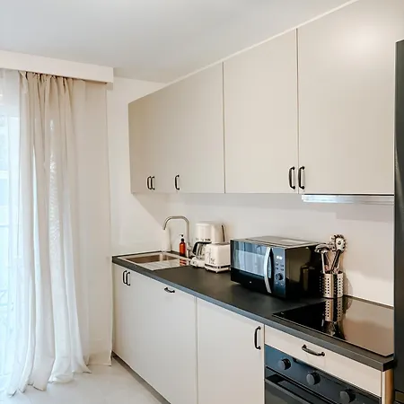 Aya - Renovated Air-conditioned Duplex With Garden * Nice