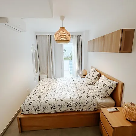 Aya - Renovated Air-conditioned Duplex With Garden
