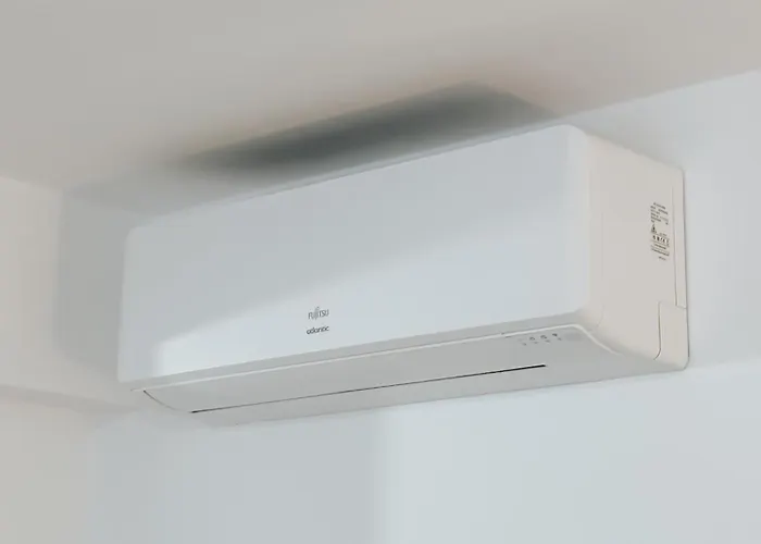 Aya - Renovated Air-conditioned Duplex With Garden Appartement *